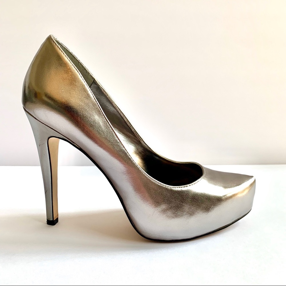BCBGeneration Silver Parade Pumps Size 7.5